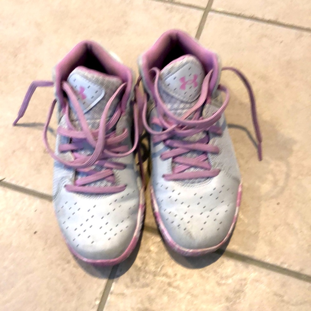 Under Armour girls basketball shoes size 2.5